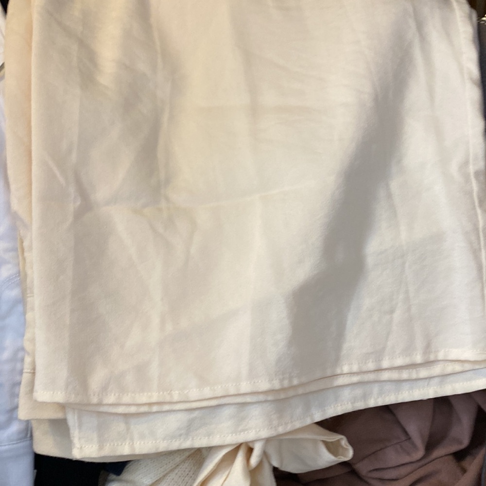 Elegant Cream Pants with Tie Waist - Picture 5 of 5